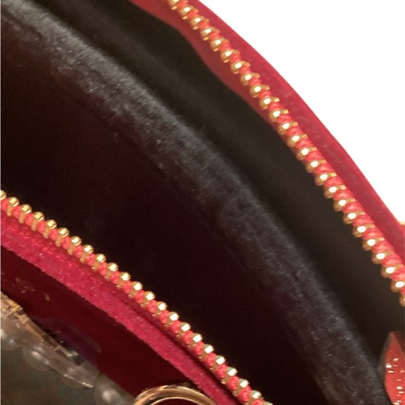 Gucci Red Mini Velvet Bag with Gold Clasp - Picture 14 of 15